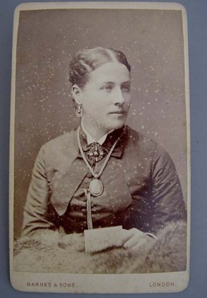 Woman with gold necklace.2